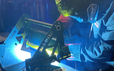 Student using Realityworks' guideWELD LIVE welding simulator